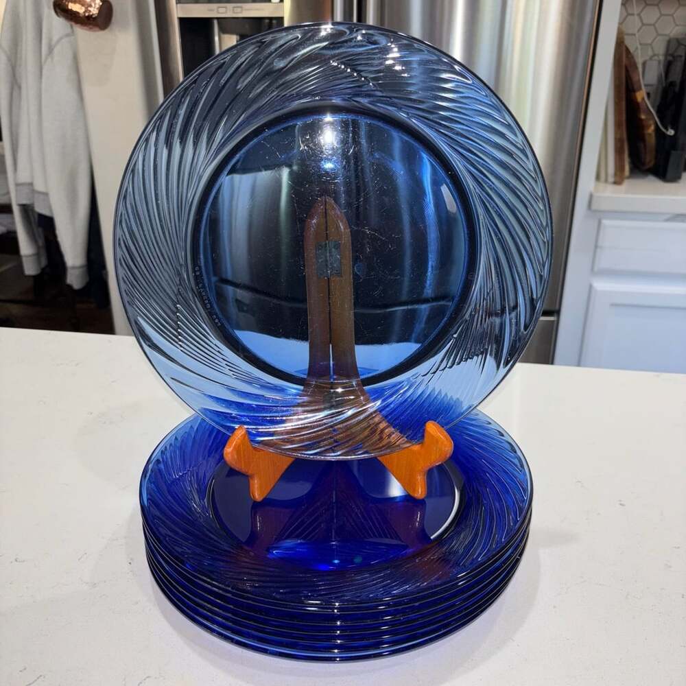 Pyrex Festiva Blue Swirl Dinner Plates Set Of 8
